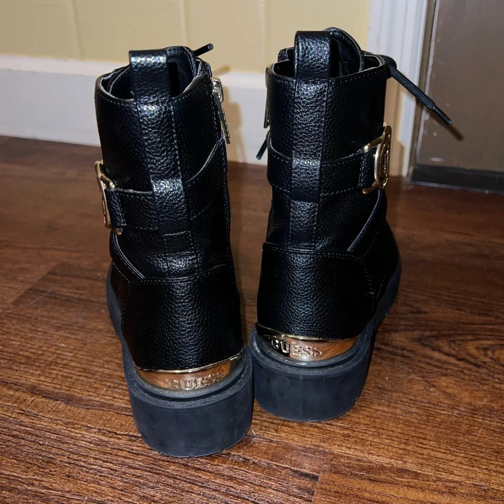 Guess Black Leather Gold Accent Lace Up Zip Moto Combat Ankle Boots Size 6.5 - Picture 4 of 13